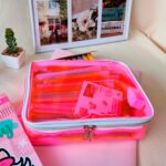 GOOD VIBES - ( TRANSP. PINK COM BRANCO) NECESSAIRE JUMBO - Imagem 4