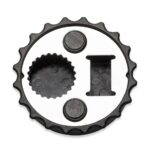 ABRIDOR DE GARRAFA FORMATO TAMPA DE METAL C/ IMÃ DE GELADEIRA - PRETO